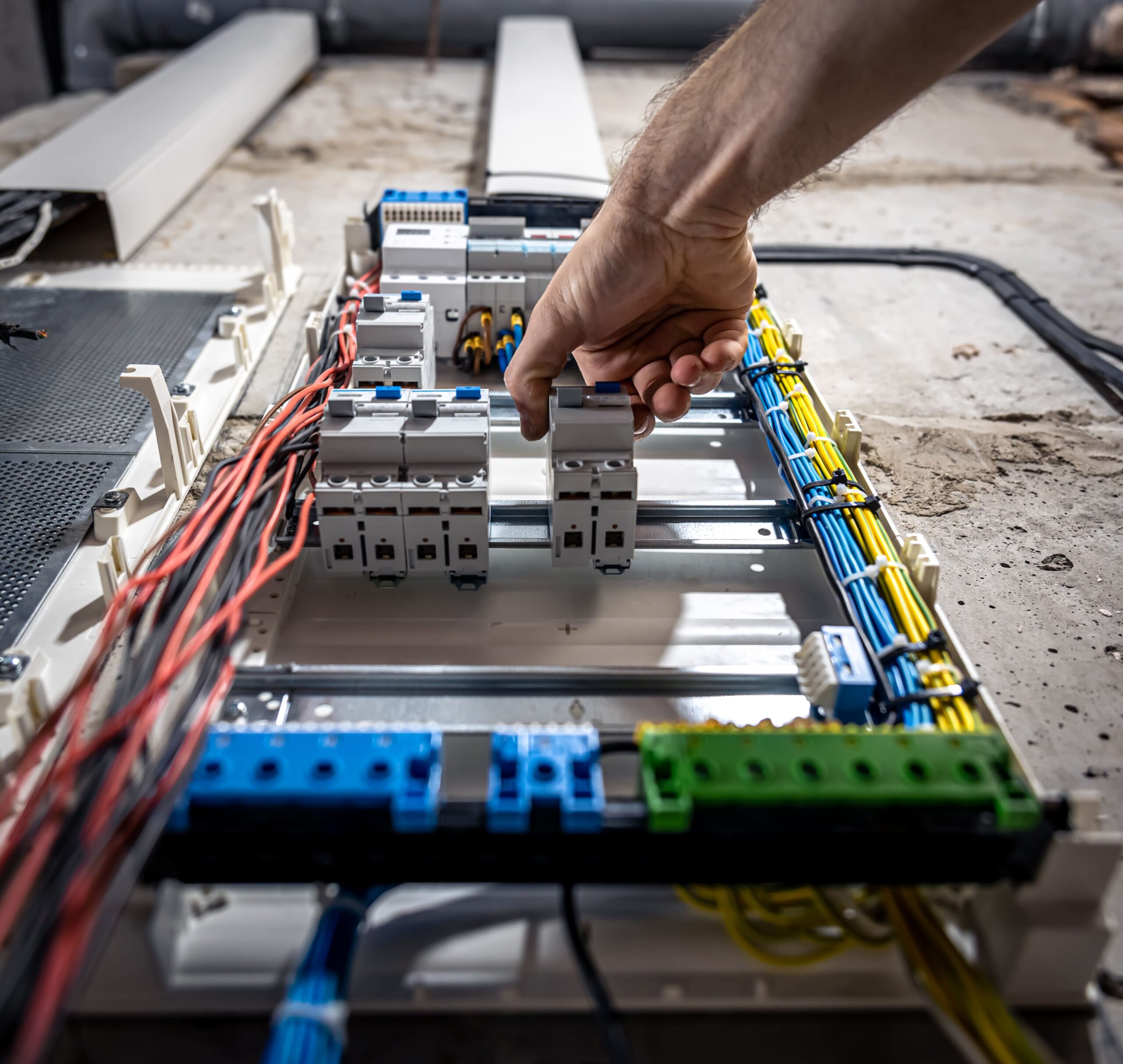 impianti elettrici civili e industriali